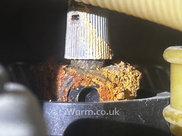 Worcester 30 CDi leaking AAV Grimsby DN32 Worcester 30 CDi leaking AAV Grimsby DN32